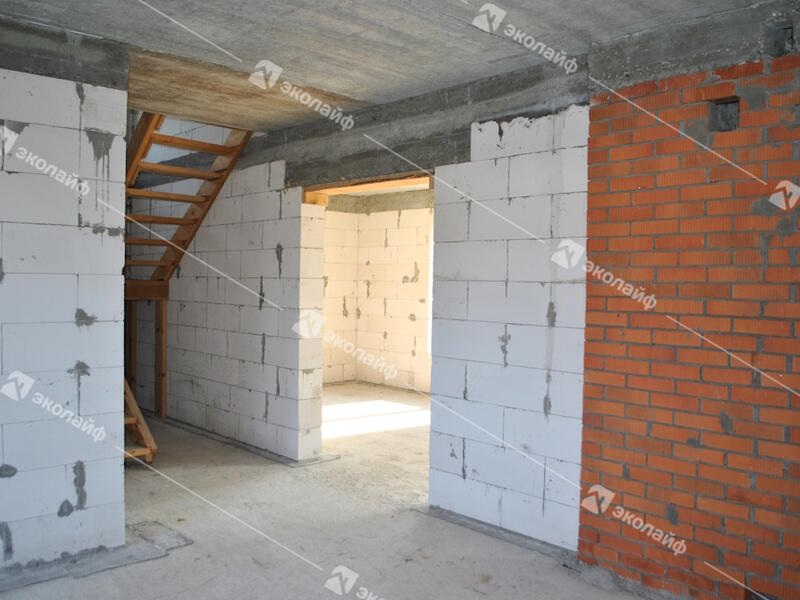 Двухэтажный дом из газобетона 143 м2 1 этаж входная зона