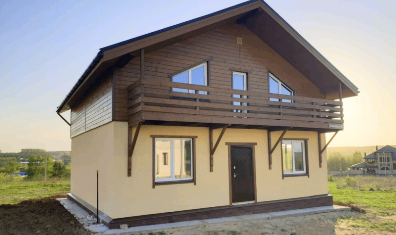 Двухэтажный дом из газобетона по проекту "Благовещенское-150" во Владимире 