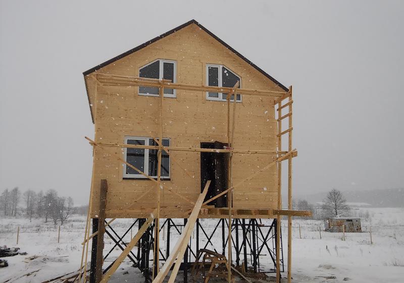 Каркасный дом в процессе строительства