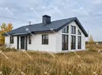 Одноэтажный дом 107 м² из тёплой керамики в Киржаче — фасад с панорамными окнами